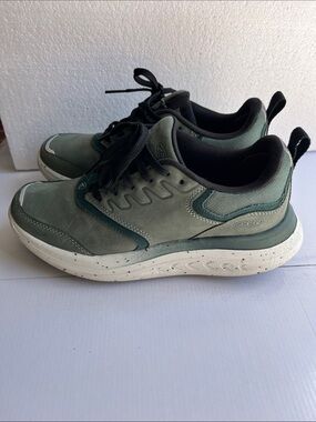Keen  Olive Green Athletic Sneakers